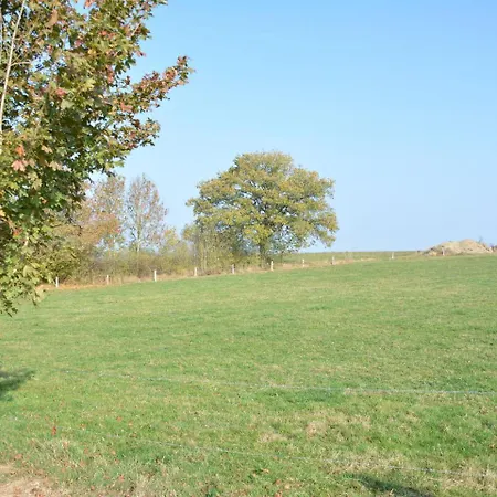 בית נופש Tranquil In Near Forest